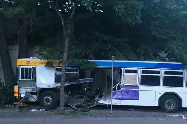 One Killed When Hit and Run Driver Smashes into St. Paul Bus