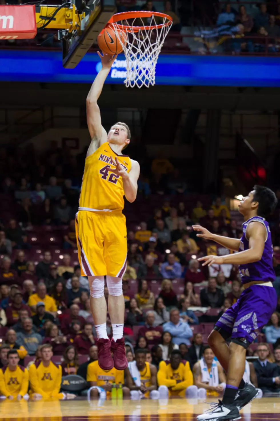 Gophers Cruise to Fourth Straight Win in Men&#8217;s Hoops