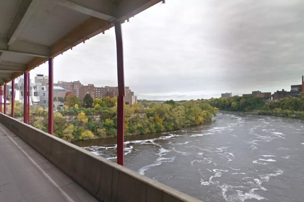 Homeless Man in Minneapolis Saves Woman from Mississippi River
