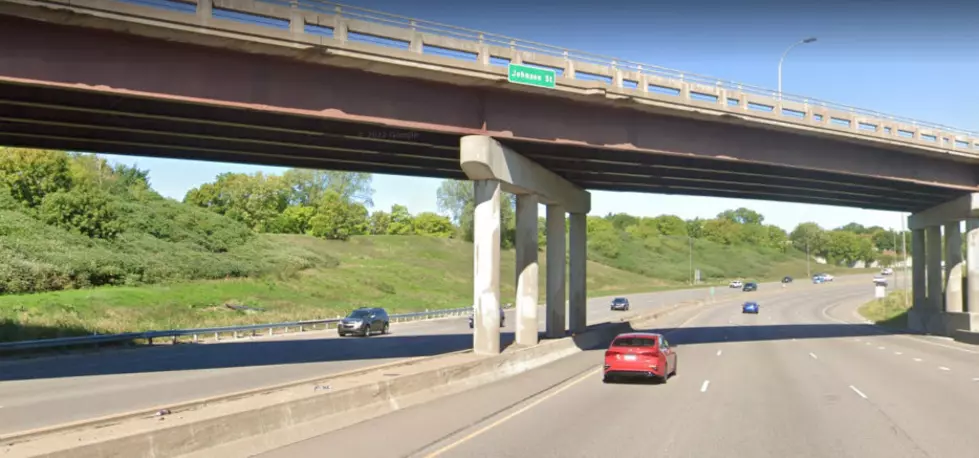 Crash on Freeway Kills Minnesota Woman
