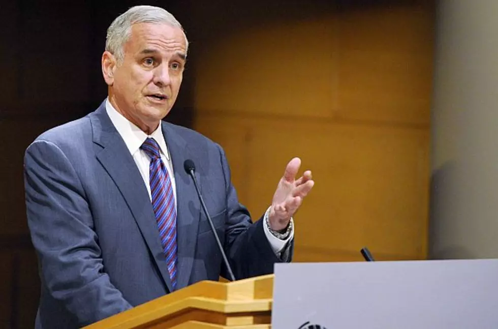 Dayton Challenges Leaders to Sign Off on Special Session