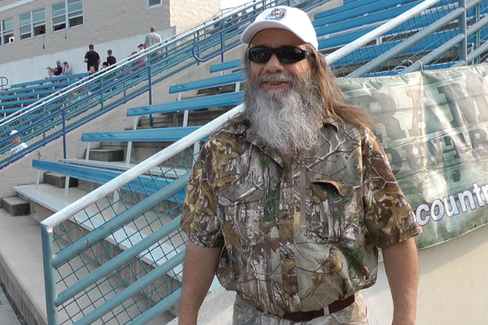 Mountain Man From Duck Dynasty Visits St. Cloud Rox Game [VIDEO]