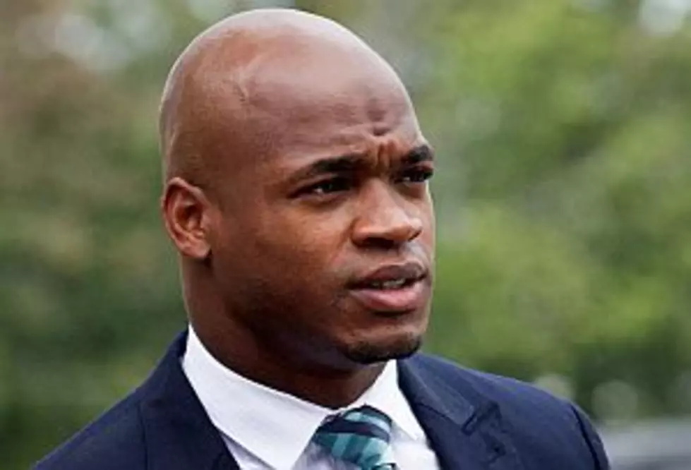 Adrian Peterson Stays Home From Vikings Workouts