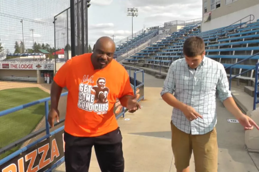 Former NFL Star Teaches the 'Ickey Shuffle' at the Rox Game [VIDEO]