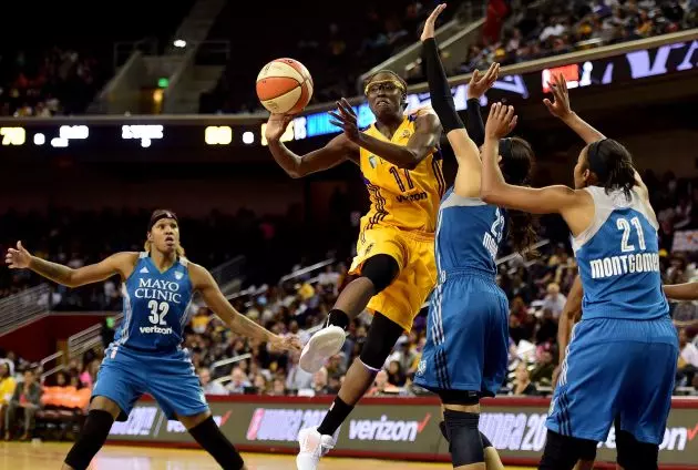 Los Angeles Sparks Take Game 3 In WNBA Finals