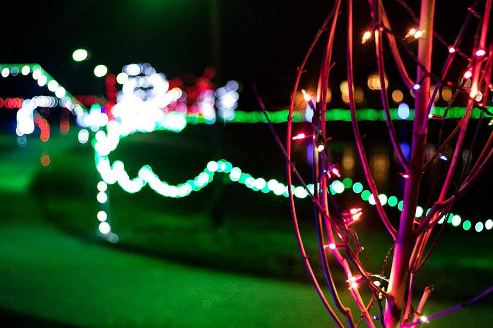 Around the Town: Country Lights Festival Prepares for Santa