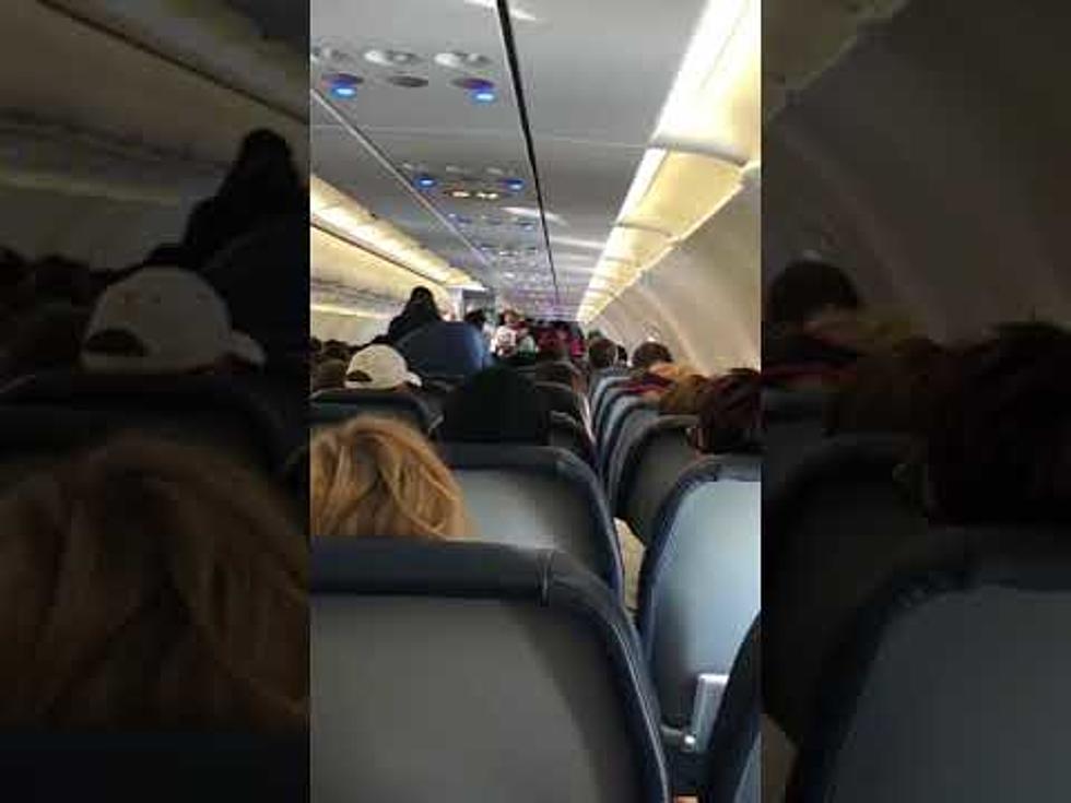 Agitated Sauk Rapids Passenger Escorted Off Plane [VIDEO] [LANGUAGE]