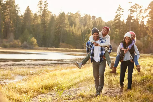 HIKEhoppers Trying to get Kids off Screens, Into Outdoors and Reading