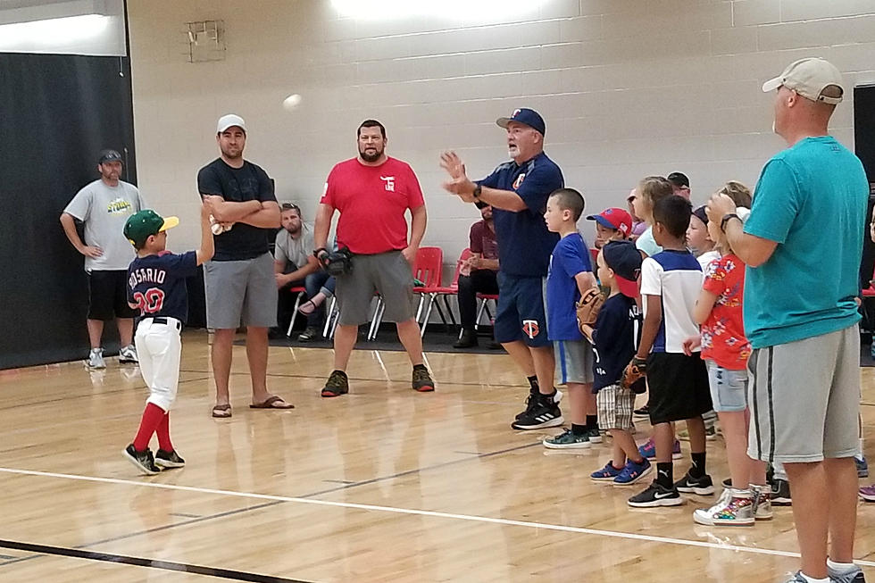 Local Kids Learn From Twins Coaches at Annual Clinic [VIDEO]