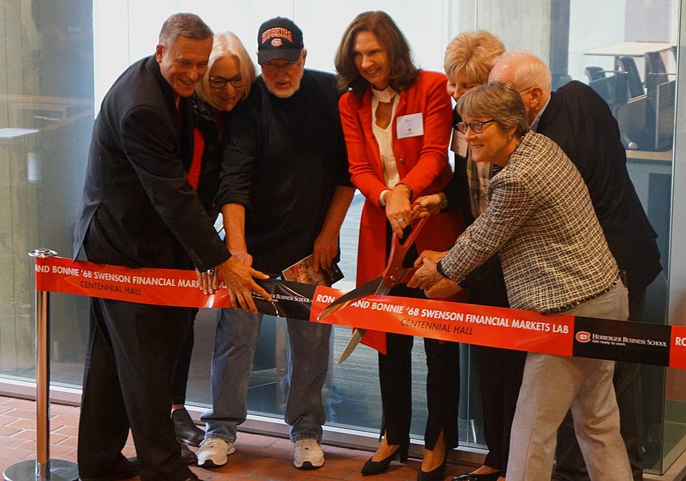 SCSU Dedicates New Donor-Funded Financial Markets Lab