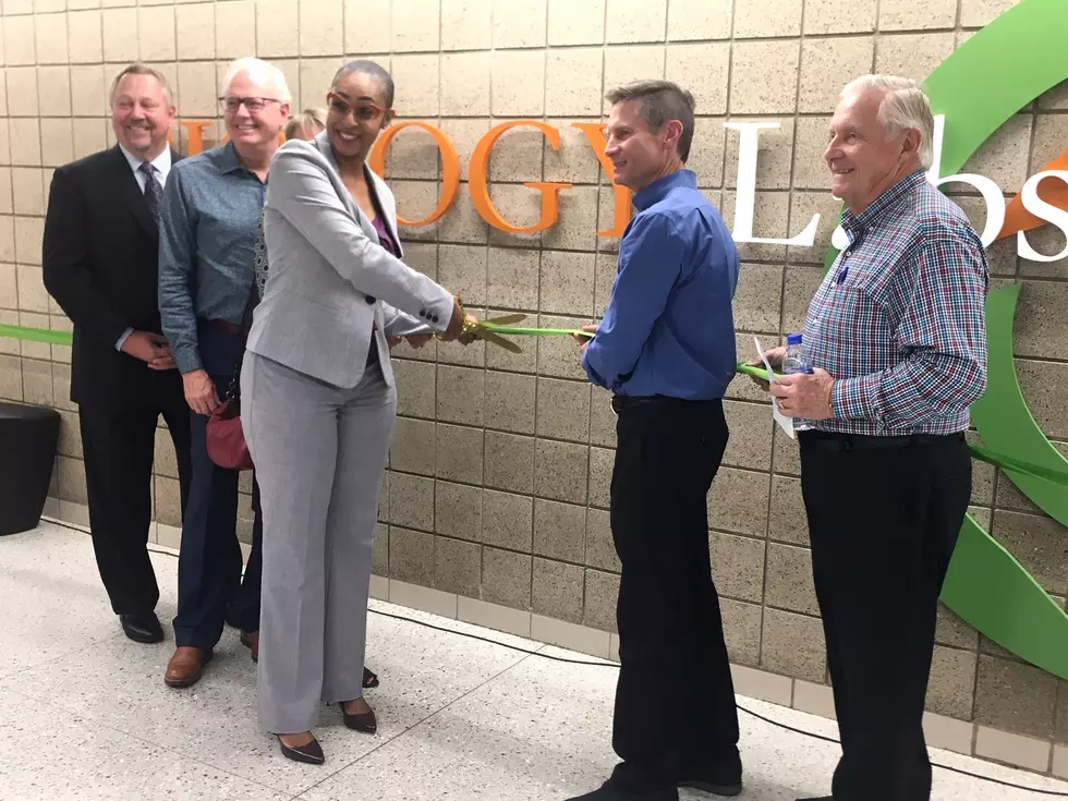 Tech College Cuts Ribbon on New Biology Labs