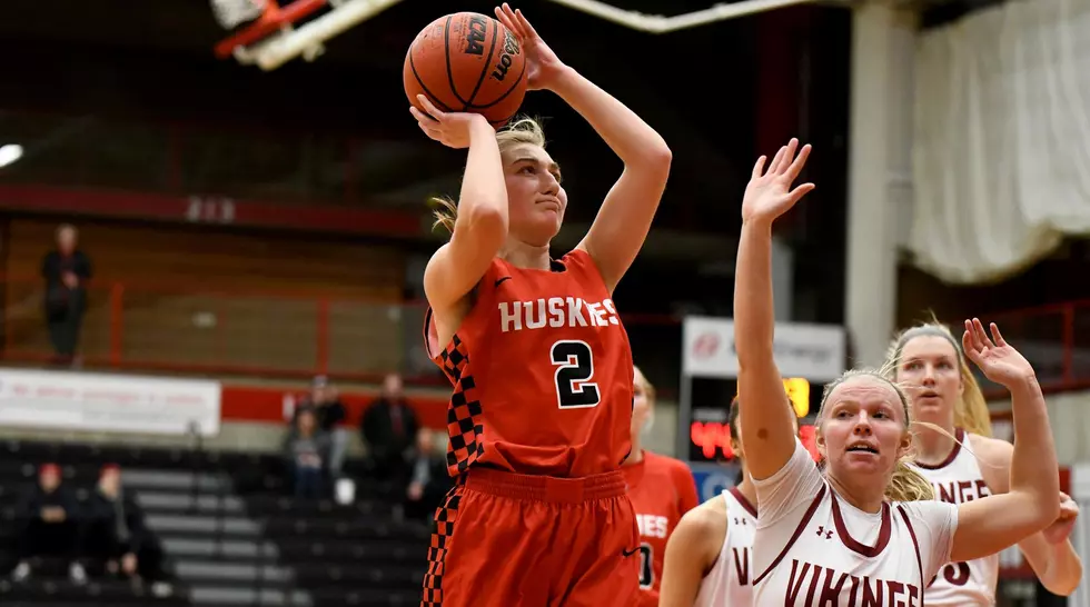 Huskies Come Up Short Against Wolves