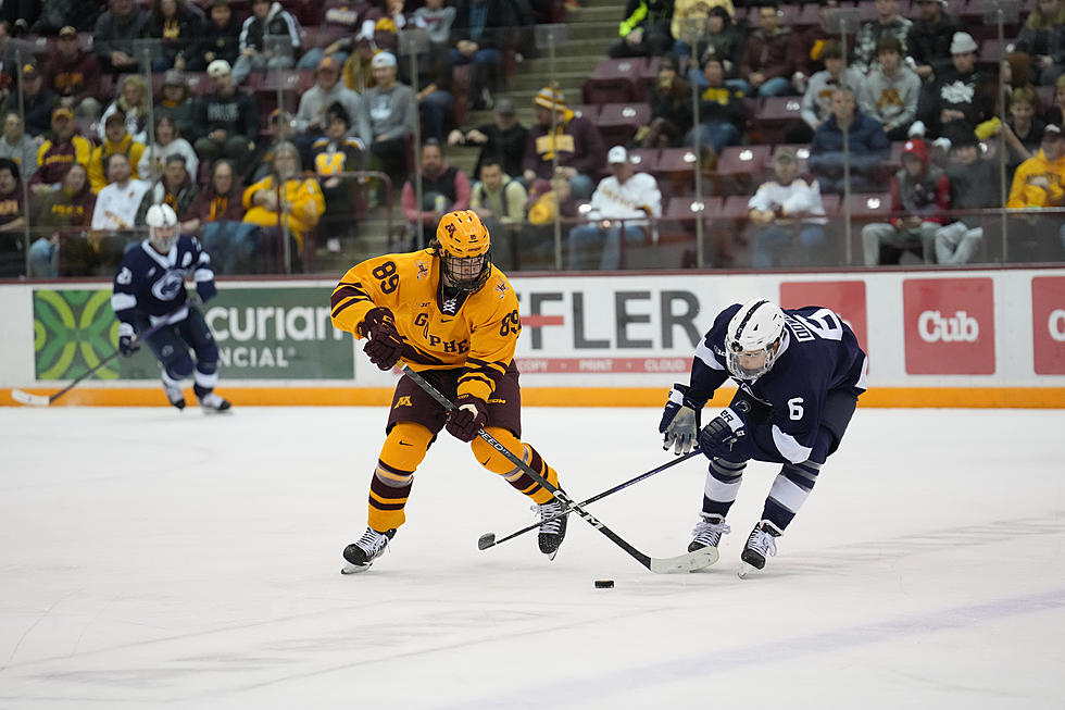 Gophers Rout Penn State, Huskies Fall to UND