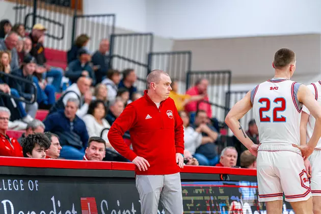 Johnnies, Bennies Bounced in MIAC Tourney