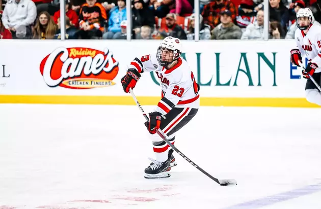 SCSU&#8217;s Peart Signs Pro Contract