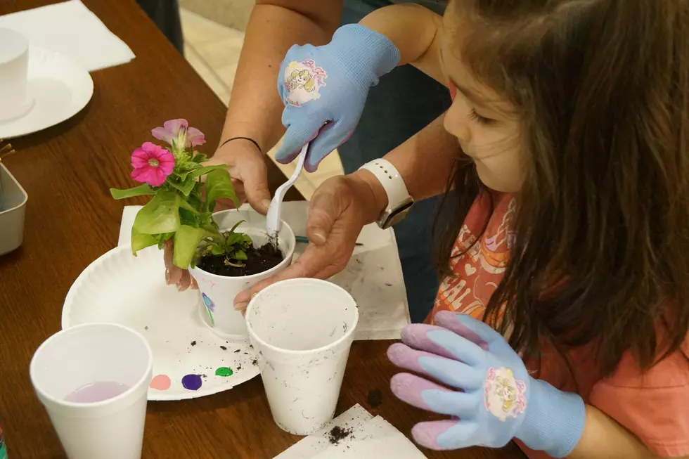 Kids Dig In To Create A Special Mother’s Day Gift
