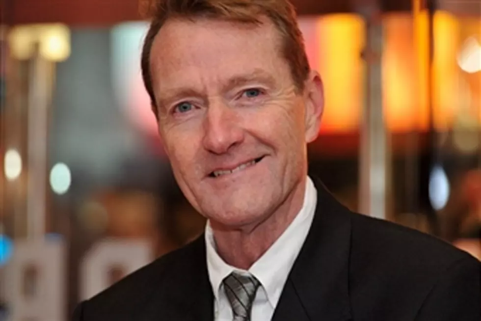 Riley & Scot Chat With “Jack Reacher” Author Lee Child 