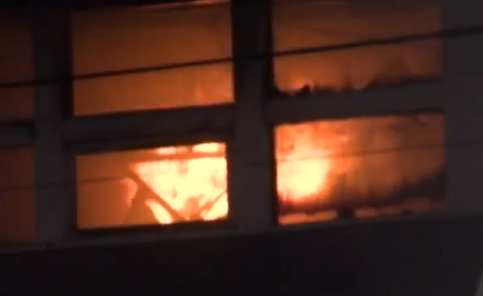 Fire Destroys Commercial Building in Rockford [VIDEO]