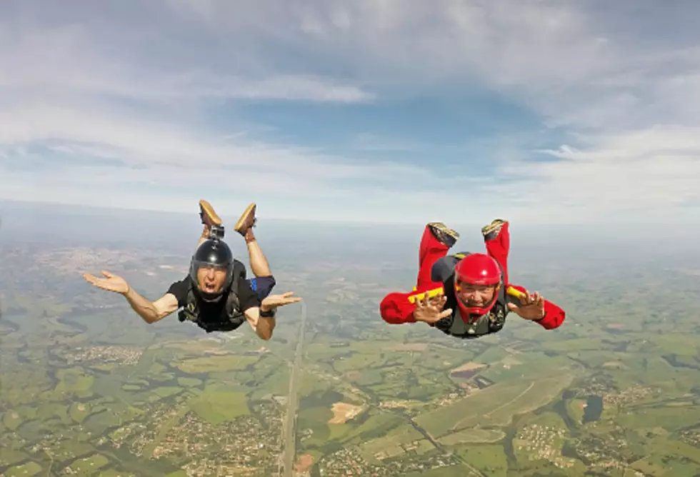 2 Skydivers Collide Mid-Air In Jump Over Ottawa, Illinois
