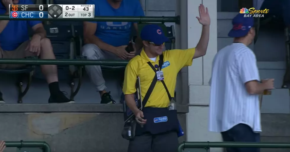 Cubs Vendor Makes Great One-Handed Catch