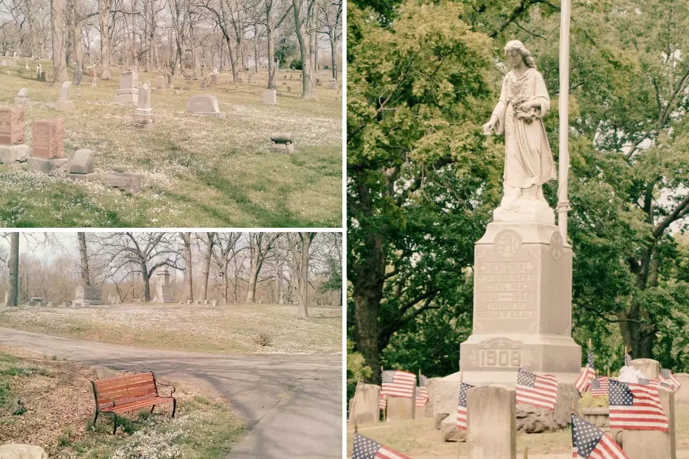 Illinois&#8217; Oldest Cemetery is One of the Most Haunted Spots in the Country