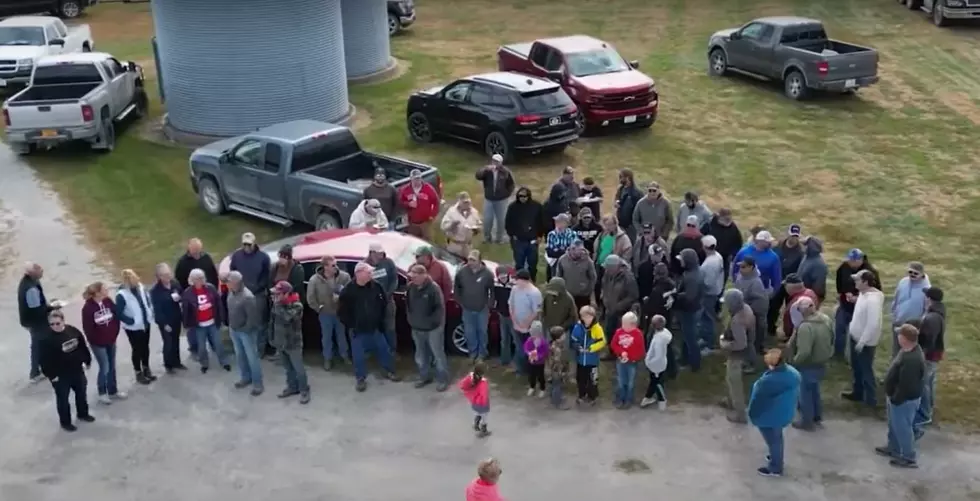 Community Surprises Iowa Farmer With Cancer During Harvest [VIDEO]