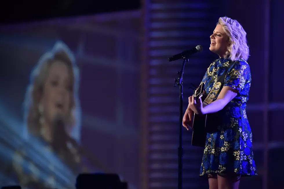 Iowa’s Maddie Poppe is Performing on the Kelly Clarkson Show Today