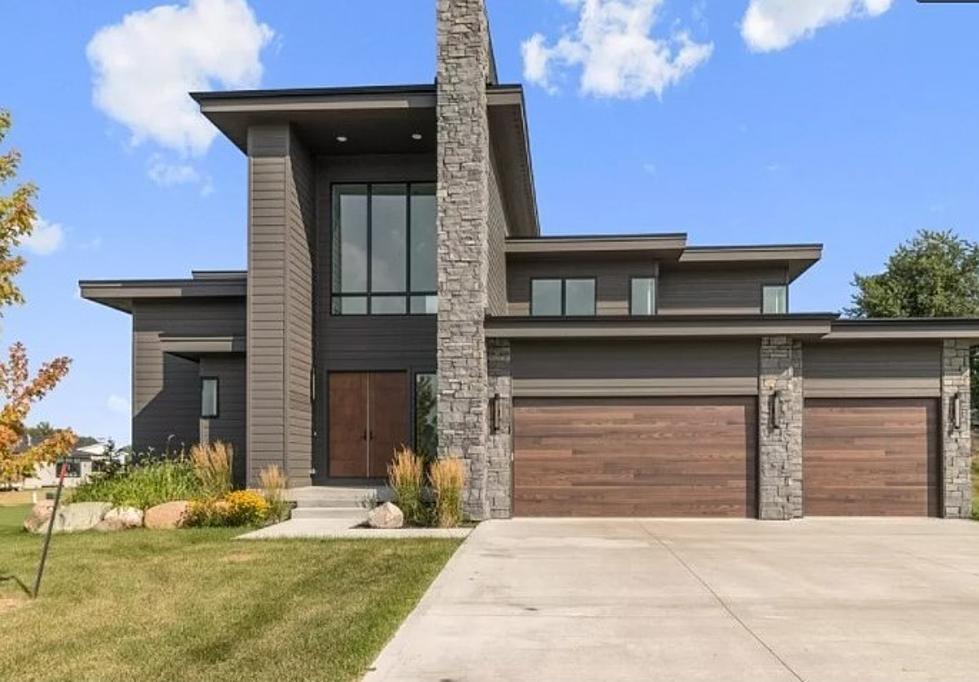 Iowa Home For Sale Has 24-Foot Ceilings and Quartz Counters [GALLERY]