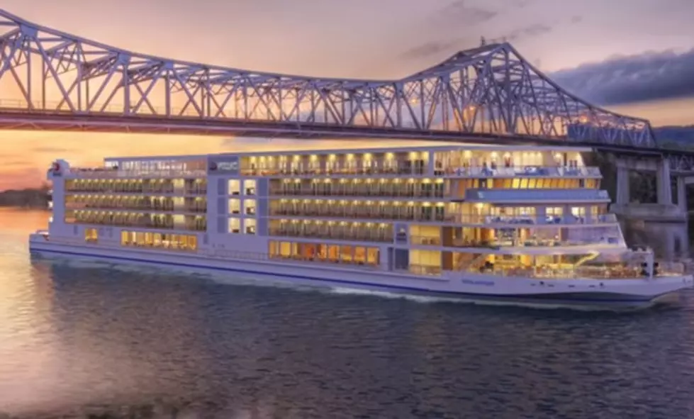 UPDATE: New Luxury Cruise Ship Docks in Iowa for First Time