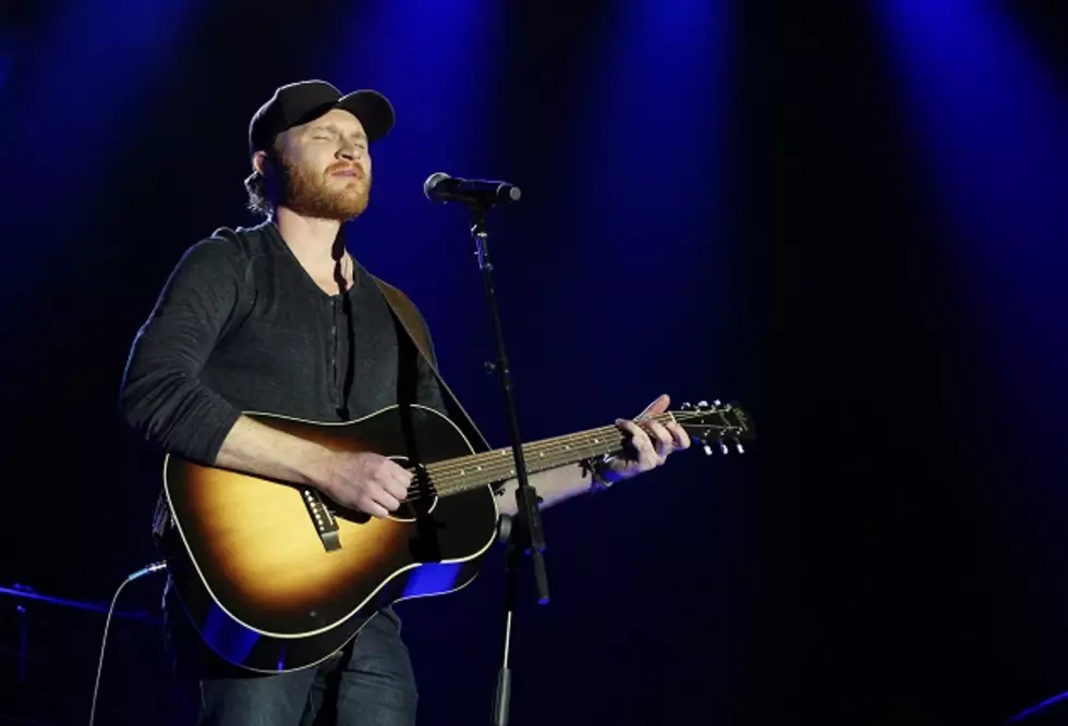 Eric Paslay Signs New Contract