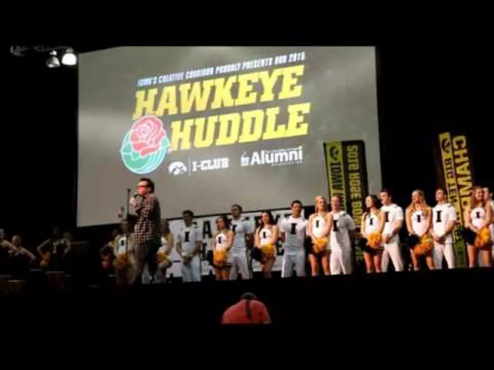 Iowa Fans Turn Out In HUGE Numbers for Hawkeye Huddle LA-Style [VIDEOS]