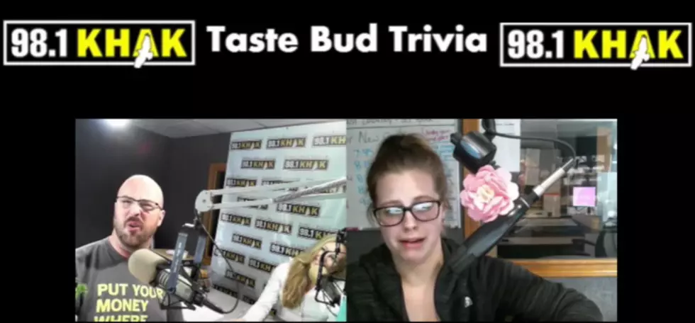 Brain &#038; Courtlin&#8217;s &#8216;Taste Bud Trivia&#8217;&#8211;Kale Leaves [VIDEO]