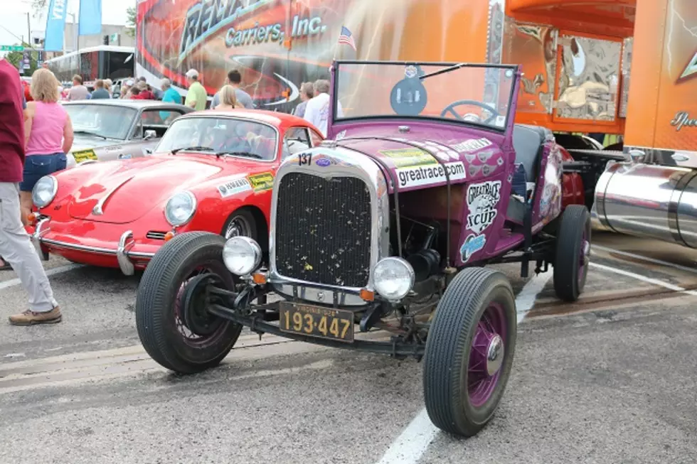 &#8216;The Great Race&#8217; Brings 100+ Classic Cars to Cedar Rapids [Photos]
