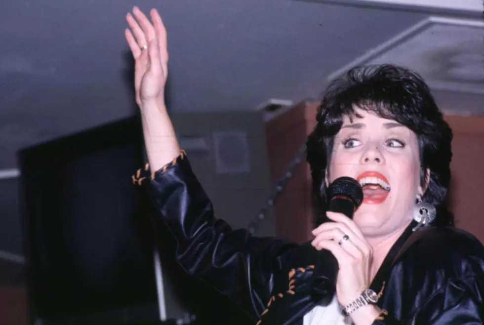Singer Holly Dunn Passes Away After Battle With Cancer