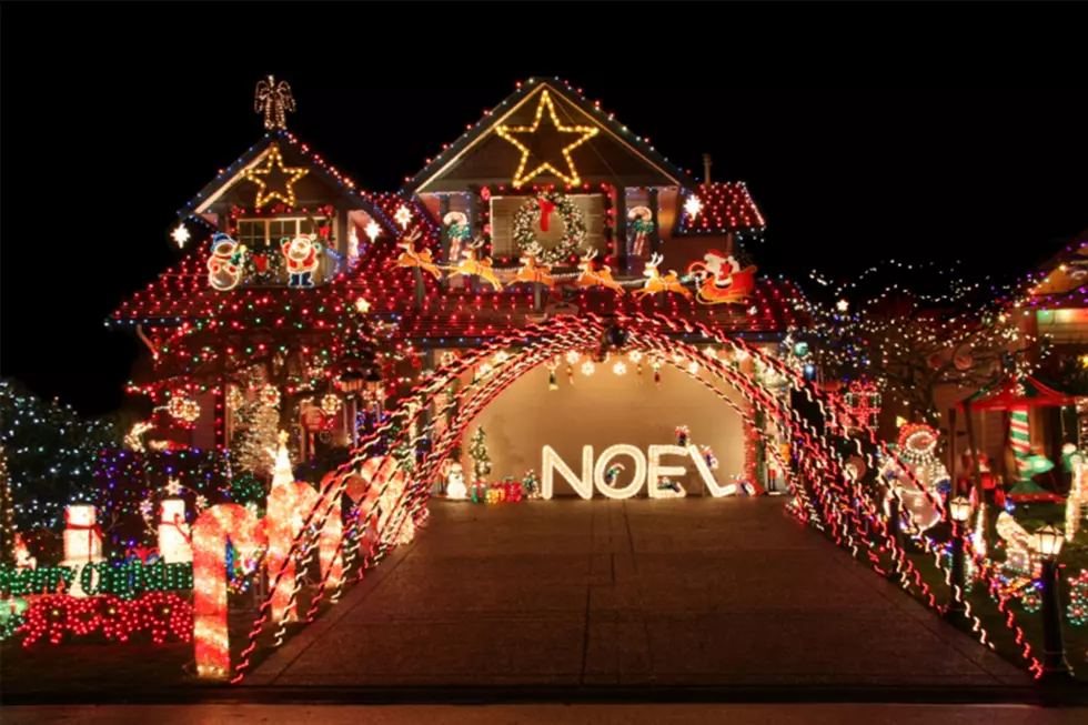 Show Us Your Cedar Rapids Holiday Light Display