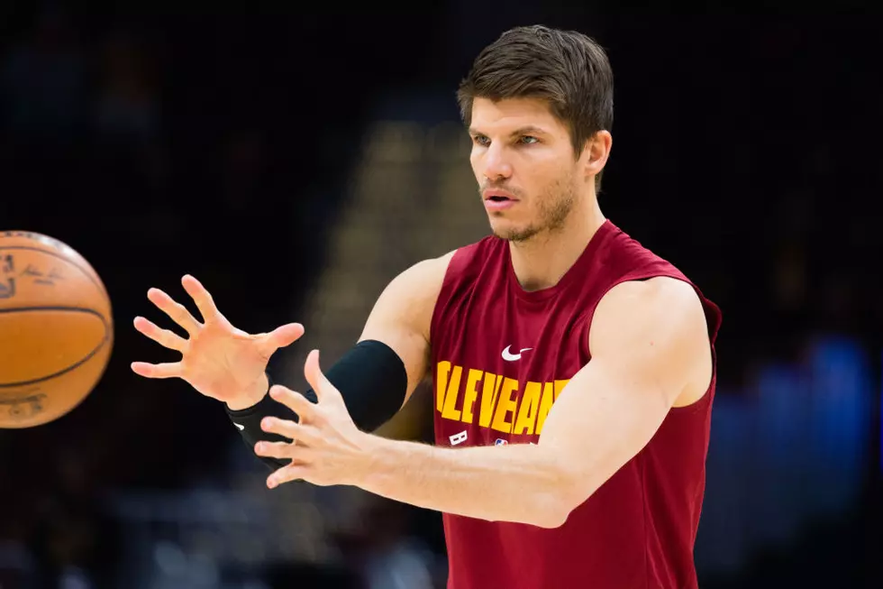 Cavs&#8217; Kyle Korver Returns To Iowa After Death Of Brother