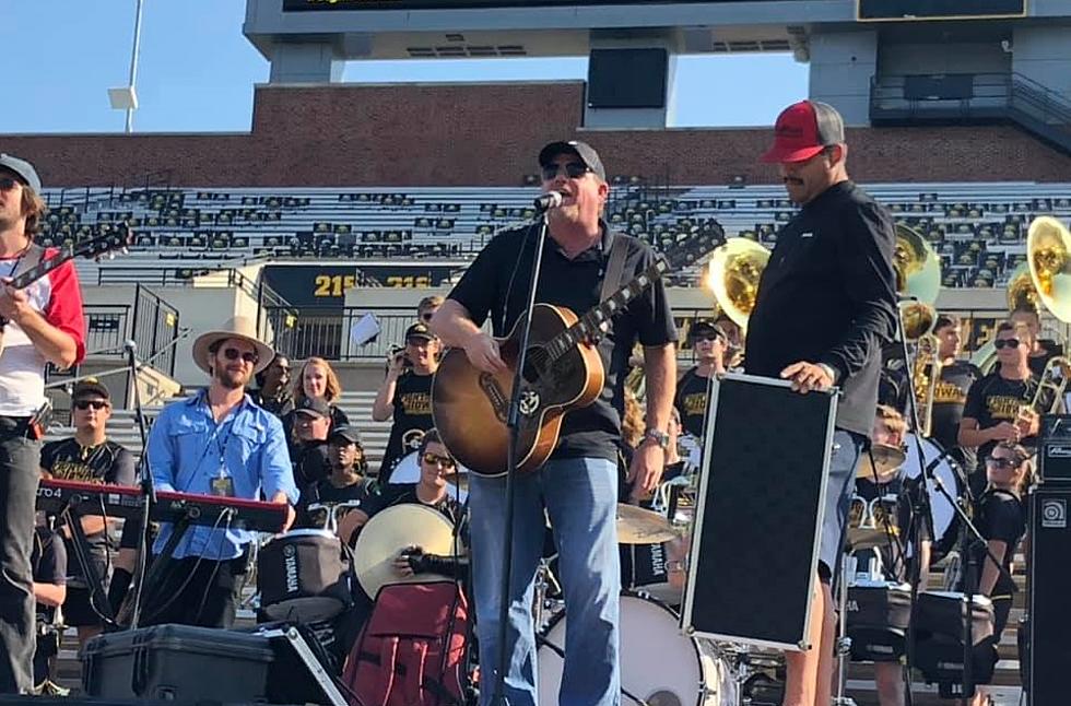 Pat Green to Perform During Iowa-Rutgers Halftime at Kinnick Stadium