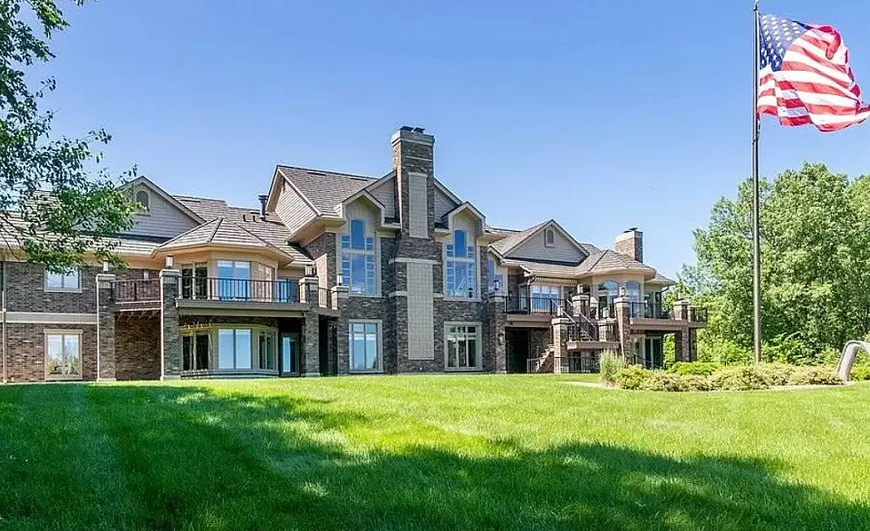 "Finest 27-Acre Estate in Johnson County" For Sale [PHOTOS]
