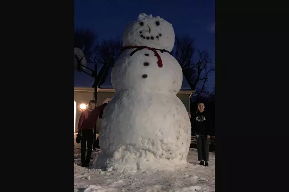 IA Family Builds Impressive 15-Ft. Snowman in Front Yard [PHOTOS]