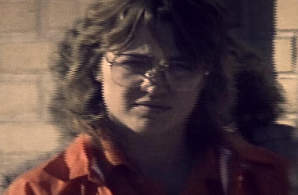 New Documentary Says Tom Arnold’s Sister Was “Queen of Meth”