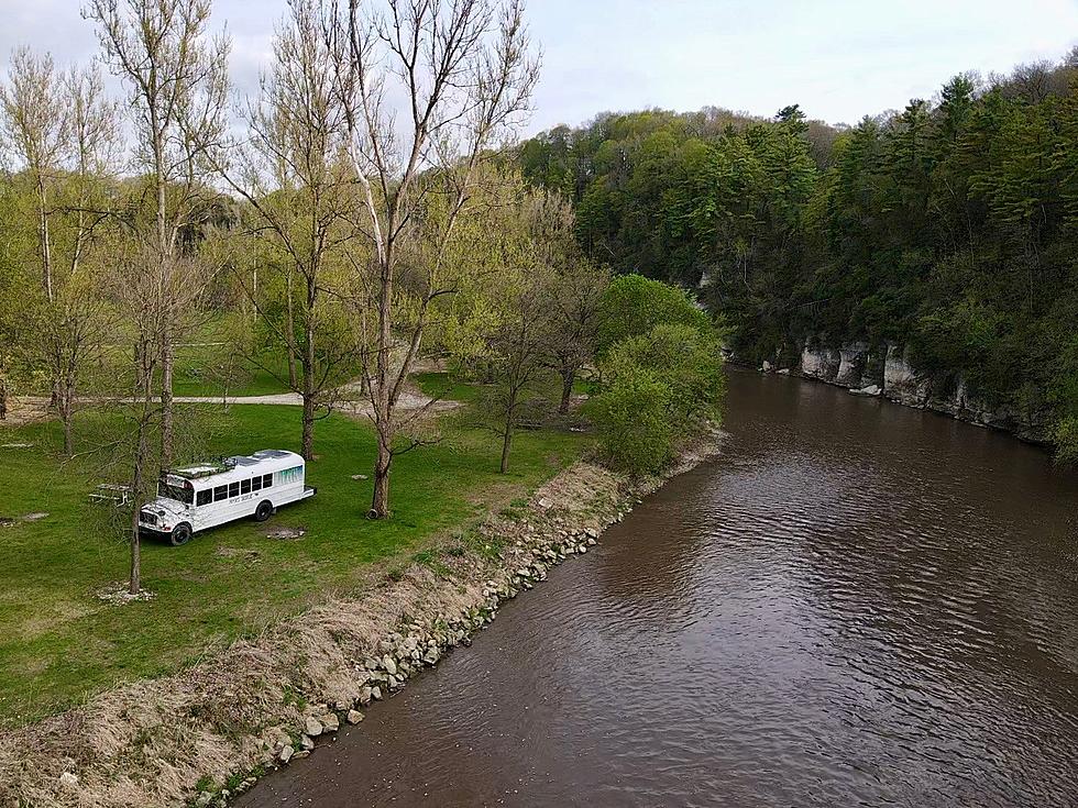 Iowa School Bus Airbnb Features Amazing Scenery [PHOTOS]
