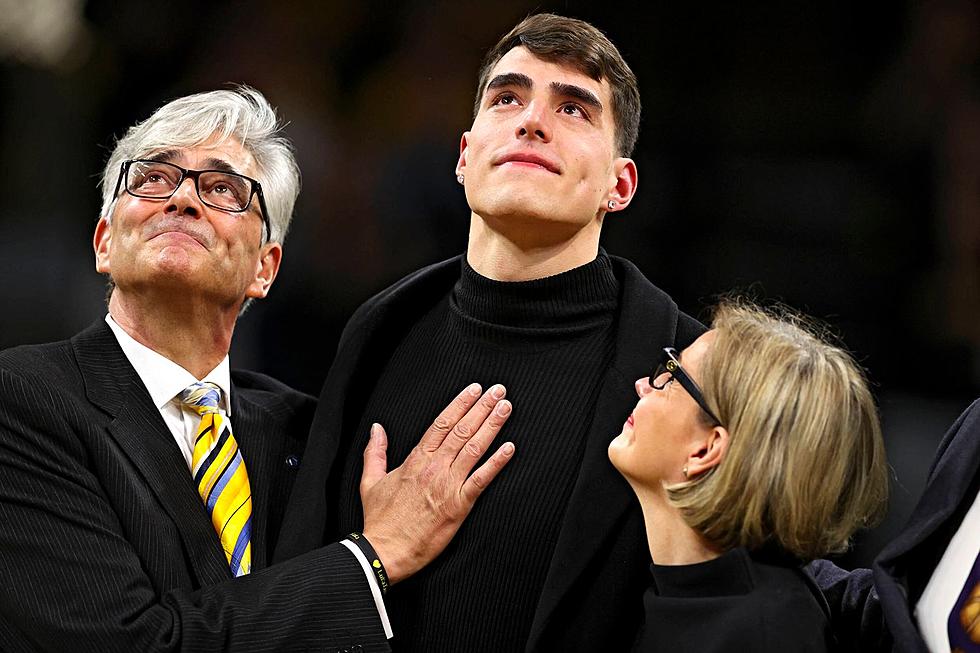 Iowa Basketball Honors Some of Program’s Best, Blows Out Spartans [PHOTOS/VIDEO]