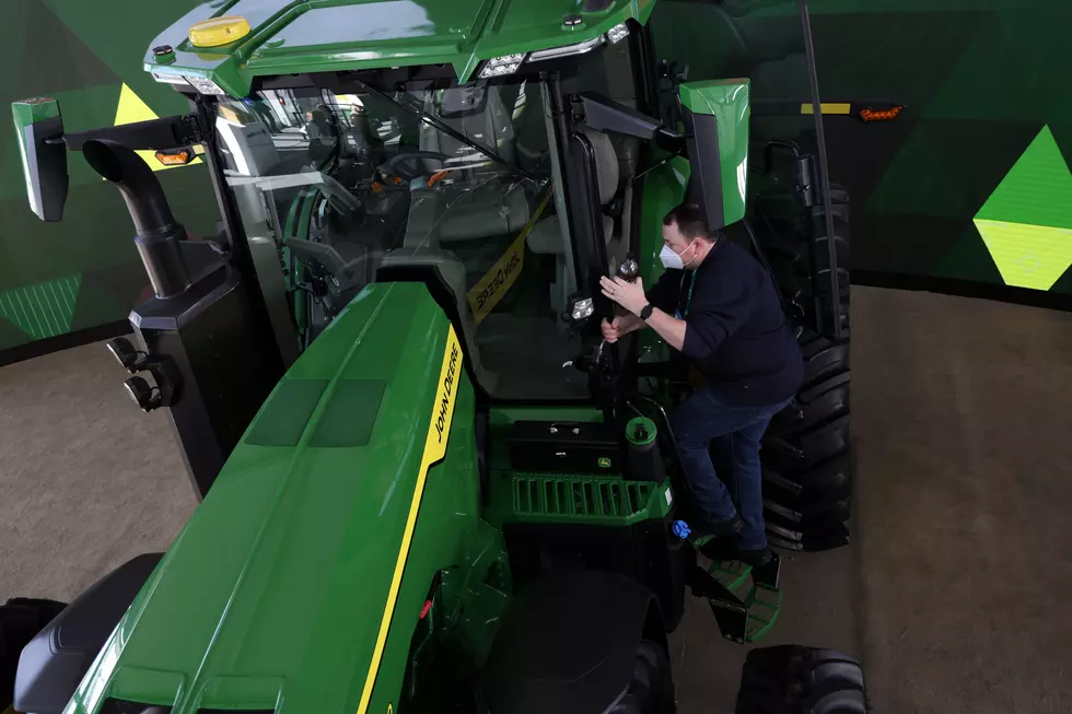 John Deere Self-Driving Tractor Coming Later This Year