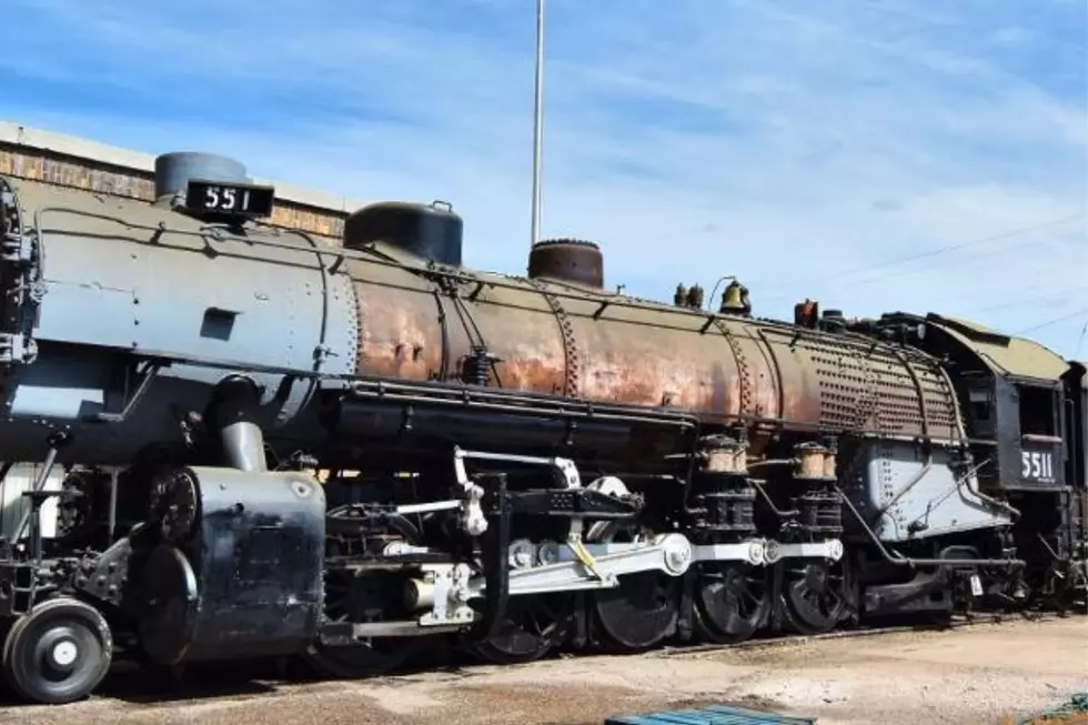 Largest Diesel Engine Ever Built Part of Donation Train Through Iowa