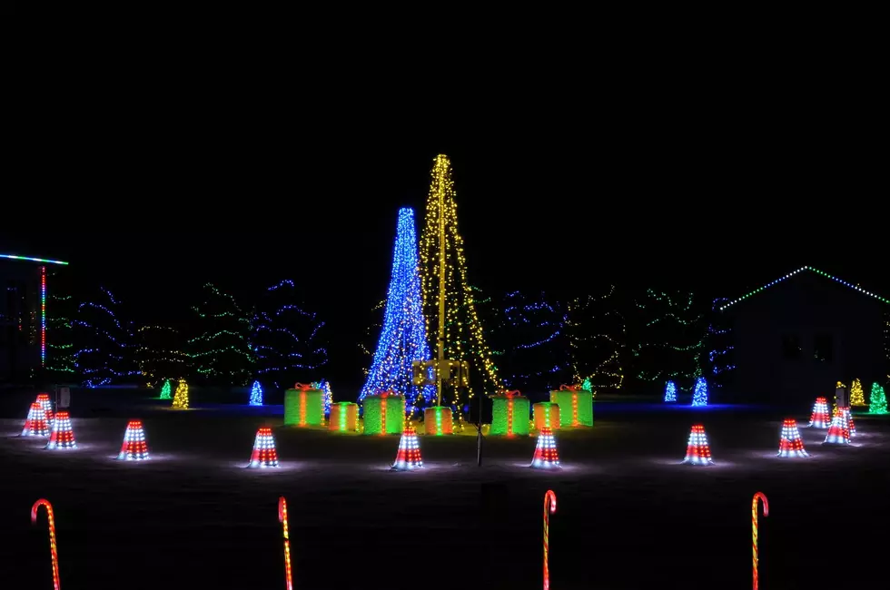 A Linn County Neighborhood Has Over 100,000 Christmas Lights