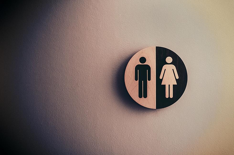 A CR High School Debuts a Different Kind of Bathroom Policy