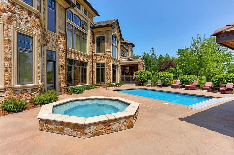 Exquisite 5,300 Square Foot Iowa Home For Sale [PHOTOS]