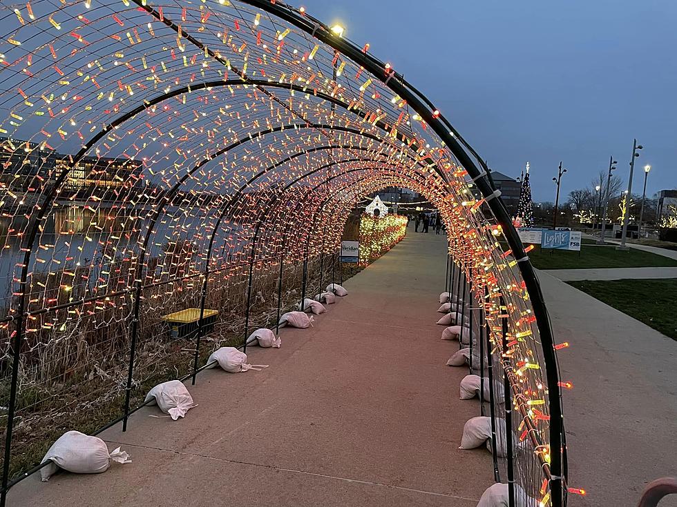 New Cedar Rapids Holiday Light Display is Now Open to the Public