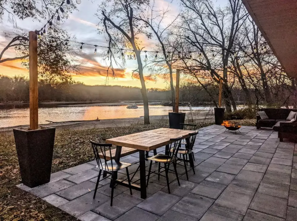Iowa Airbnbs on the Water You Should Check Out This Summer