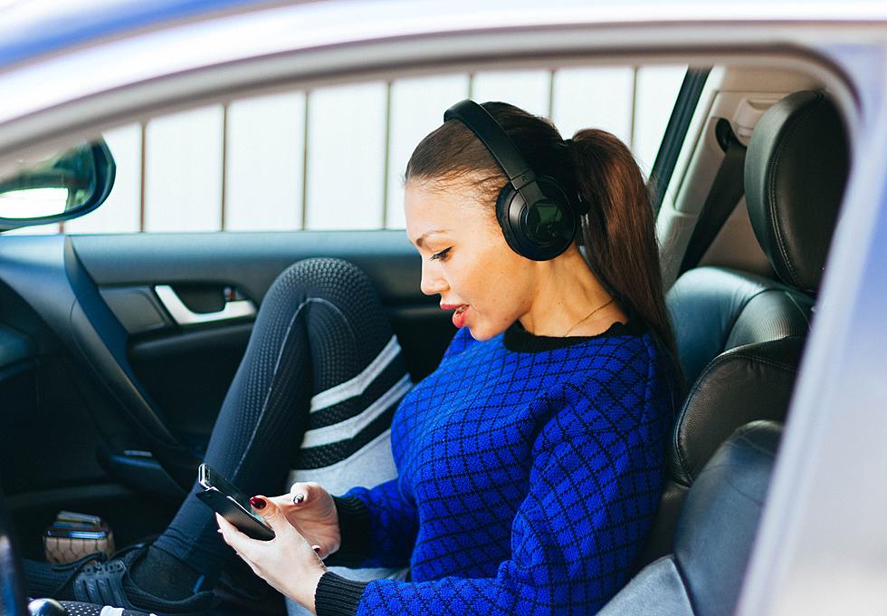 Do You Wear Headphones While Driving? Is it Even Legal in Iowa?